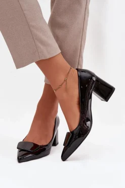 Lakierowane Czółenka Na Słupku Z Ozdobą Czarne Isoline