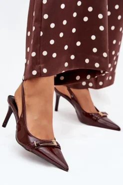 Lakierowane Czółenka Na Szpilce Ze Złotą Klamrą Czekoladowe Vivae