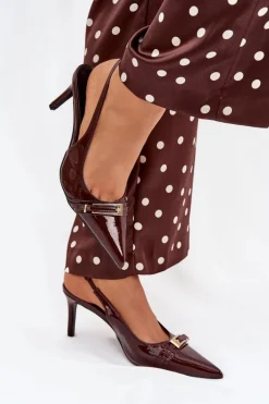 Lakierowane Czółenka Na Szpilce Ze Złotą Klamrą Czekoladowe Vivae