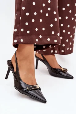 Lakierowane Czółenka Na Szpilce Ze Złotą Klamrą Czarne Vivae