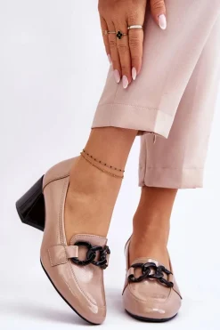 Lakierowane Czółenka Z Łańcuchem Beżowe Keilani