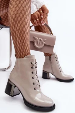 Lakierowane Damskie Botki D&A MR870-98 Jasnoszare