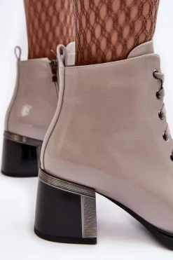 Lakierowane Damskie Botki D&A MR870-98 Jasnoszare