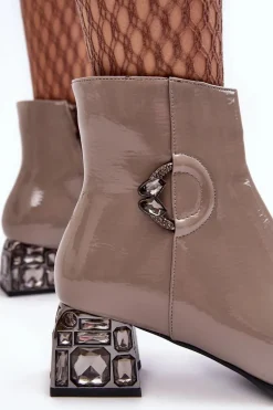 Lakierowane Damskie Botki Na Zdobionym Obcasie D&A MR870-93 Szare