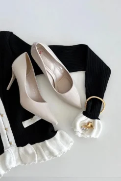 Lakierowane Eko Skórzane Szpilki Damskie Ze Szpiczastymi Noskami Jasnobeżowe Jadira