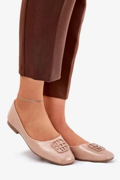 Lakierowane Eleganckie Baleriny Damskie Z Ozdobnym Detalem Vinceza 17377 Beżowe