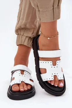 Lakierowane Klapki Damskie Z Naturalnej Skóry Na Platformie Zazoo 40440 Białe