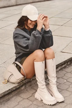 Lakierowane Kozaki Na Masywnej Platformie Z Suwakiem Beżowe Ringo