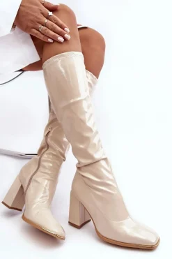 Lakierowane Kozaki Na Słupku Przed Kolano Beżowe Mlokva