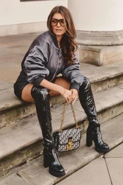 Lakierowane Kozaki Za Kolano Na Masywnym Słupku Czarne Kytia