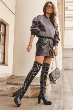 Lakierowane Kozaki Za Kolano Na Masywnym Słupku Czarne Kytia