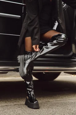 Lakierowane Kozaki Za Kolano Na Masywnej Platformie Czarne Ravela