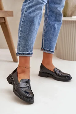 Lakierowane Mokasyny Damskie Ze Skóry Naturalnej Czarne Vinceza 58409