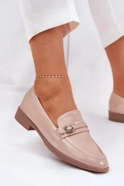 Lakierowane Mokasyny Damskie Z Ozdobną Sprzączką Beżowe Mollan