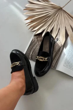 Lakierowane Mokasyny Damskie Ze Złotą Ozdobą S.Barski HY52-540 Czarne