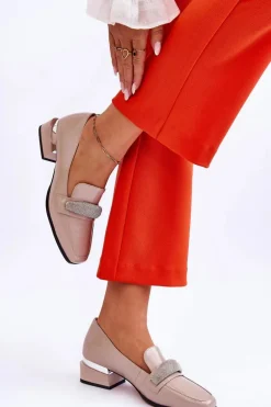 Lakierowane Mokasyny Na Obcasie Z Cyrkoniami Beżowe Lavern