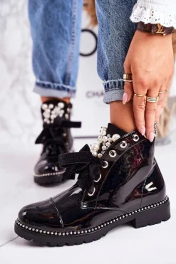 Lakierowane Ocieplane Botki Z Perełkami, Dżetami I Wstążką Czarne Perla