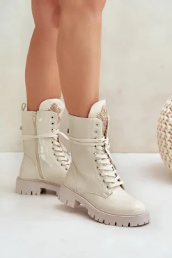 Lakierowane Ocieplane Botki Workery Z Ozdobą Beżowe Kelilea