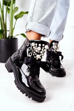 Lakierowane Ocieplane Workery Z Perełkami Czarne Perla