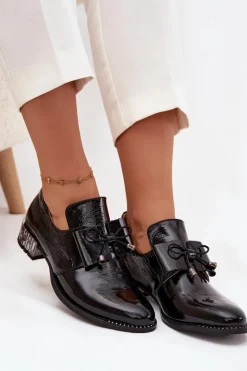 Lakierowane Półbuty Damskie Na Niskim Obcasie Z Kokardą Zazoo 1399 Czarne