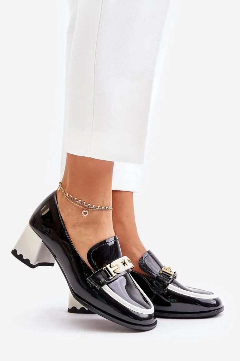 Lakierowane Półbuty Damskie Na Obcasie Z Ozdobą Artiker 55C1002 Czarne