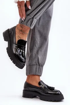 Lakierowane Półbuty Loafersy Z Frędzlami Czarne Velenase