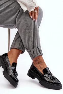 Lakierowane Półbuty Loafersy Z Frędzlami Czarne Velenase