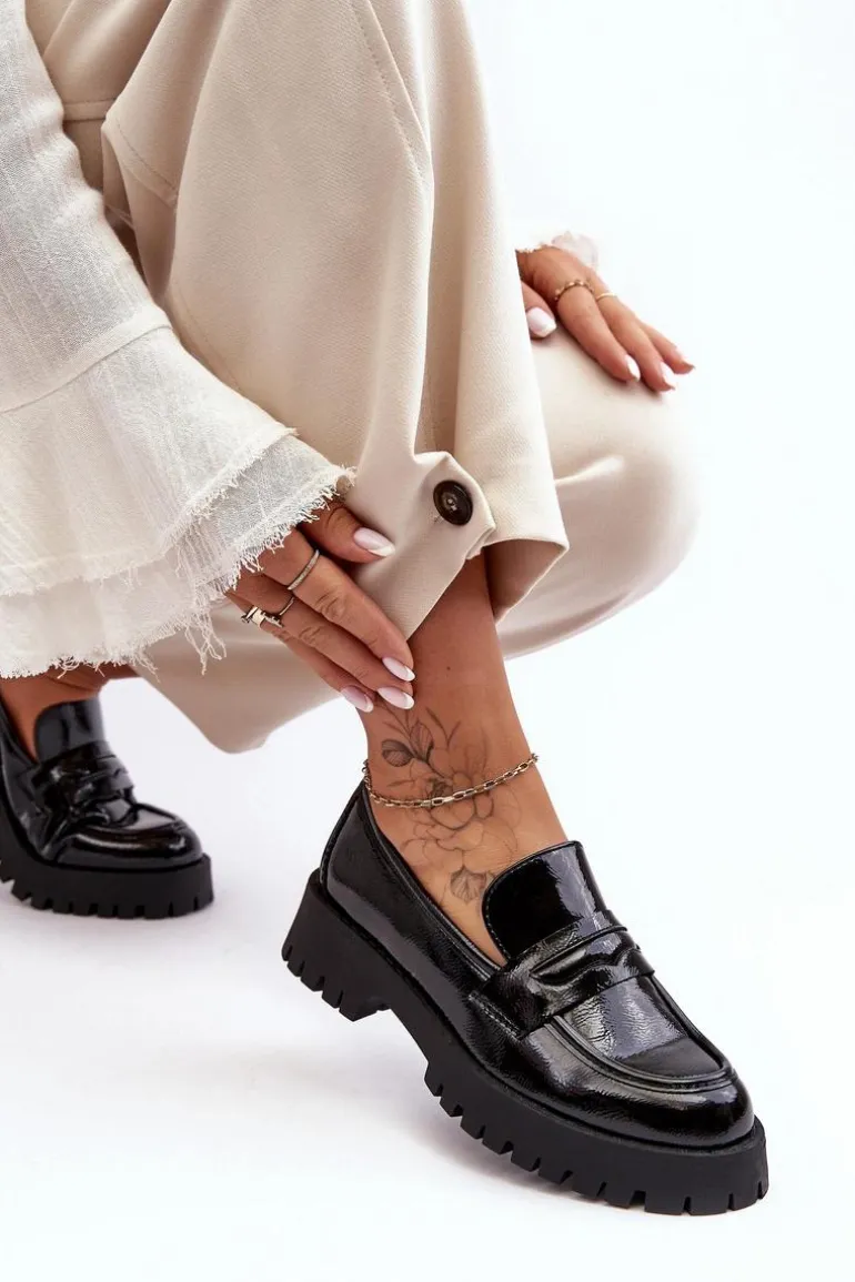 Lakierowane Półbuty Loafersy Na Płaskim Obcasie Czarne Jannah