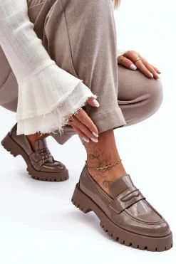 Lakierowane Półbuty Loafersy Na Płaskim Obcasie Beżowe Jannah