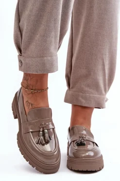 Lakierowane Półbuty Loafersy Z Frędzlami Ciemnobeżowe Velenase