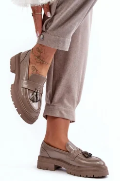 Lakierowane Półbuty Loafersy Z Frędzlami Ciemnobeżowe Velenase