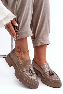 Lakierowane Półbuty Loafersy Z Frędzlami Ciemnobeżowe Velenase