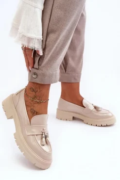 Lakierowane Półbuty Loafersy Z Frędzlami Jasnobeżowe Velenase