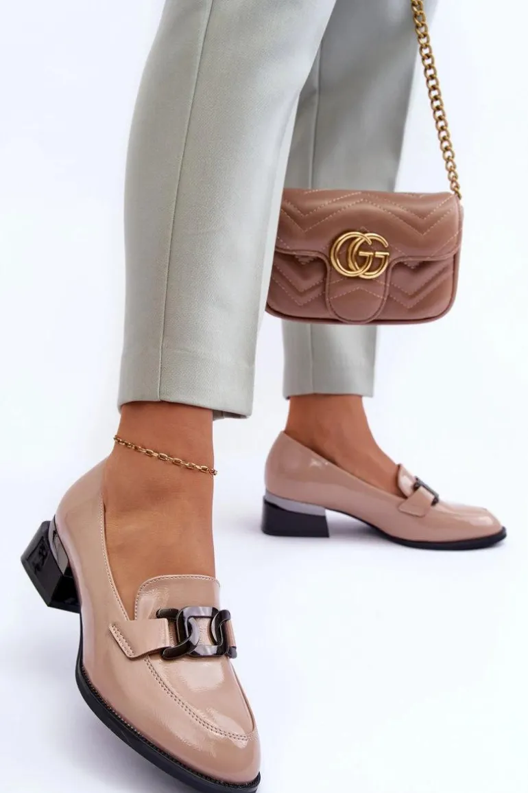 Lakierowane Półbuty Mokasyny Na Obcasie Beżowe Sakina