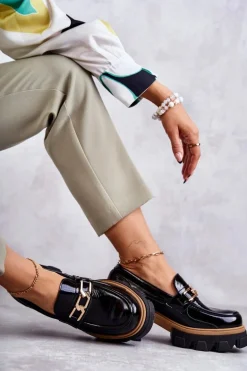 Lakierowane Półbuty Na Obcasie Ze Złotą Ozdobą Czarne Lurdes