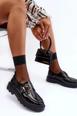 Lakierowane Półbuty Na Płaskim Obcasie Z Klamrą Czarne Meara