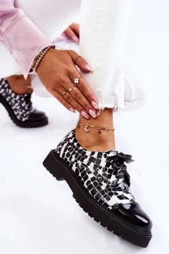 Lakierowane Półbuty Wiązane Laura Messi 2441 Czarno-Białe