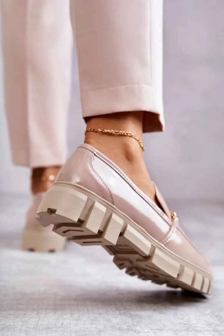 Lakierowane Półbuty Z Łańcuszkiem Beżowe Anne