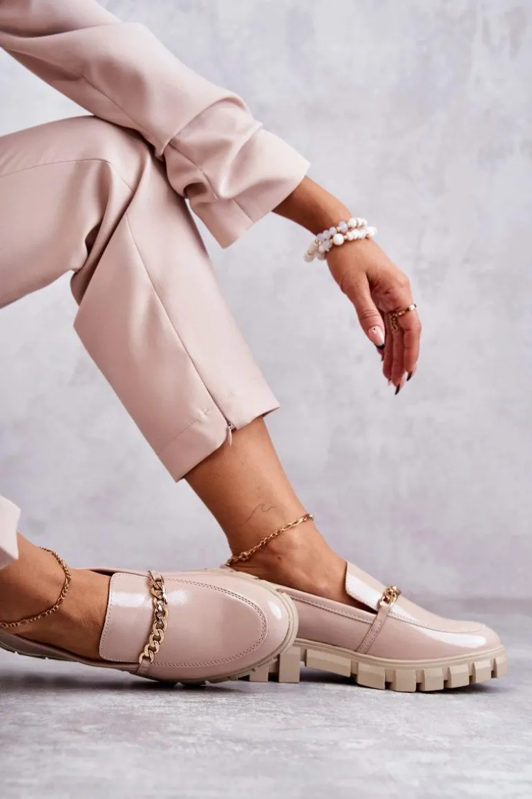 Lakierowane Półbuty Z Łańcuszkiem Beżowe Anne