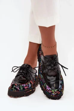 Lakierowane Półbuty Z Naturalnej Skóry Ze Wzorem Artiker 57C0174 Czarne