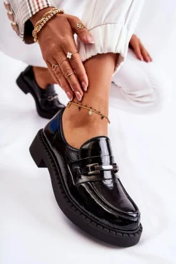 Lakierowane Półbuty Ze Srebrną Ozdobą Czarne Lemar Hestill