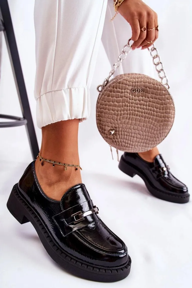 Lakierowane Półbuty Ze Srebrną Ozdobą Czarne Lemar Hestill