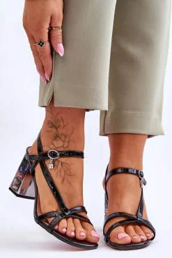Lakierowane Sandałki Na Ozdobnym Słupku D&A CR-232 Czarne