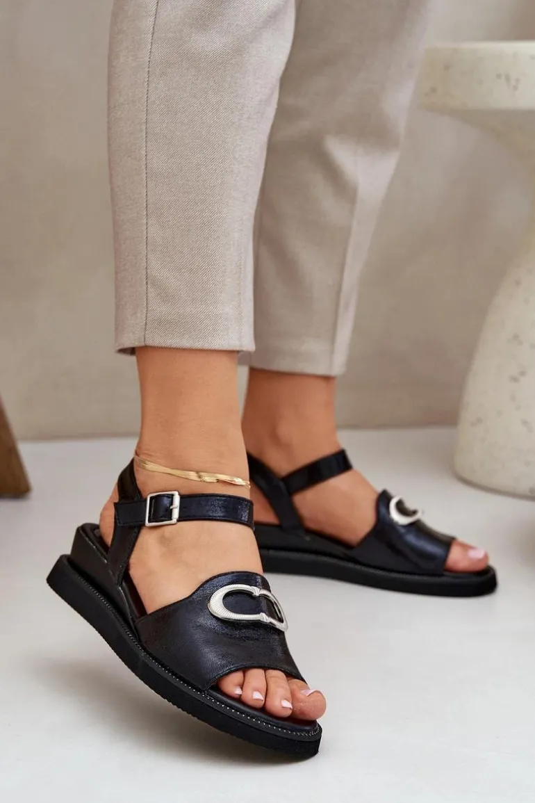 Lakierowane Sandały Damskie Na Koturnie Z Ozdobą Czarne Salianes