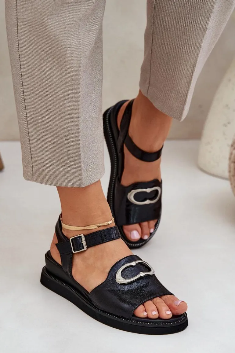 Lakierowane Sandały Damskie Na Koturnie Z Ozdobą Czarne Salianes