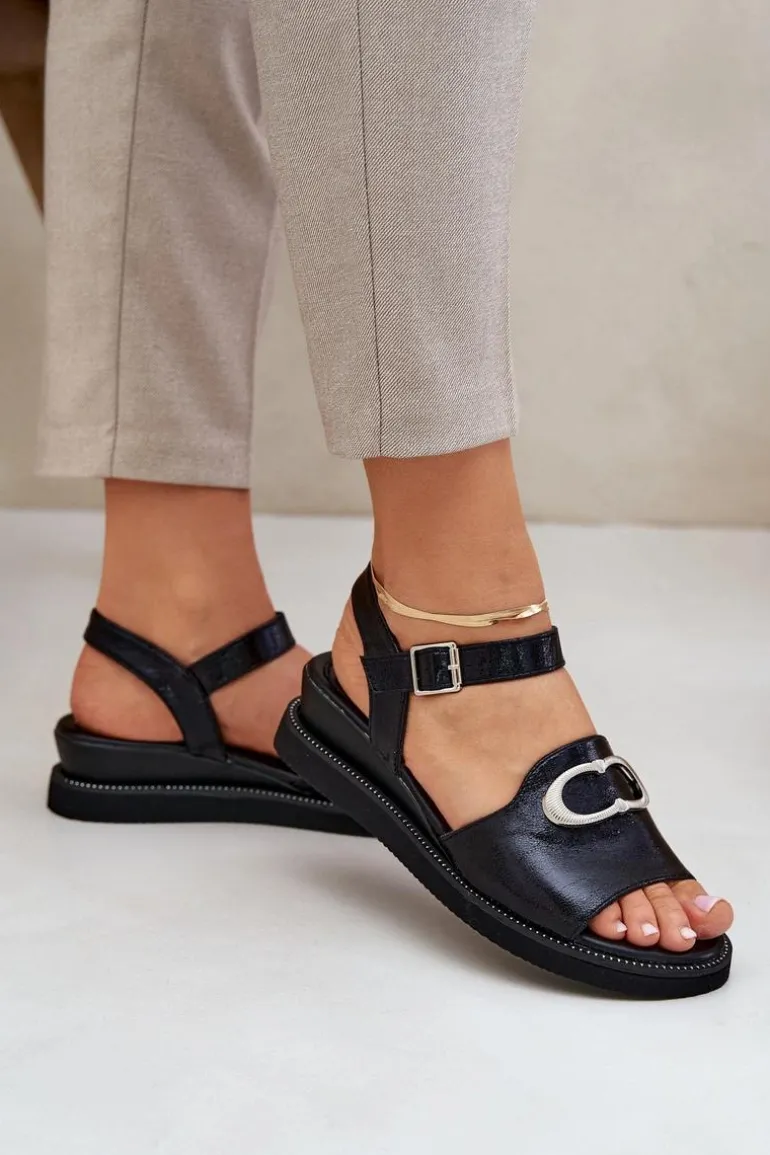 Lakierowane Sandały Damskie Na Koturnie Z Ozdobą Czarne Salianes