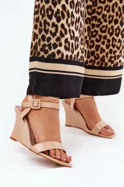 Lakierowane Sandały Damskie Na Koturnie Nude Vliraya