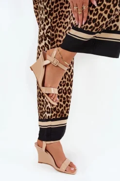 Lakierowane Sandały Damskie Na Koturnie Nude Vliraya