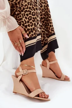 Lakierowane Sandały Damskie Na Koturnie Nude Vliraya