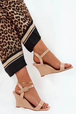 Lakierowane Sandały Damskie Na Koturnie Nude Vliraya